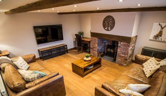 3 bedroom accommodation in Enson, near Stafford