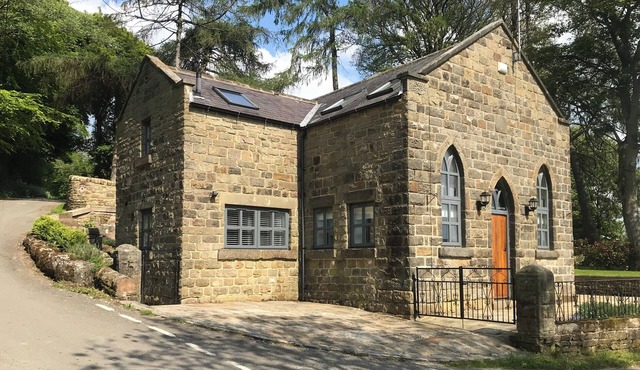 3 bedroom accommodation in Ashover