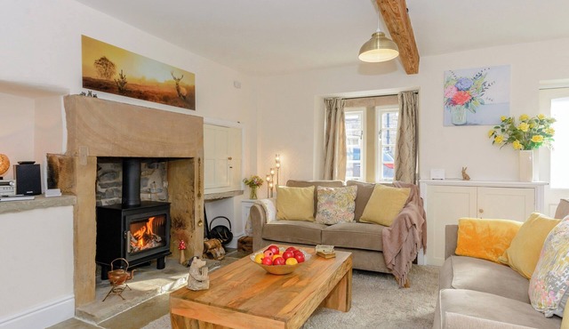 3 bedroom accommodation in Ashford-in-the-Water, near Bakewell