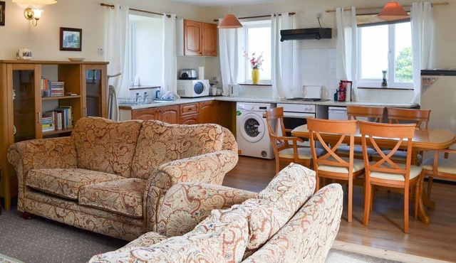 3 bedroom accommodation in Belford, near Bamburgh
