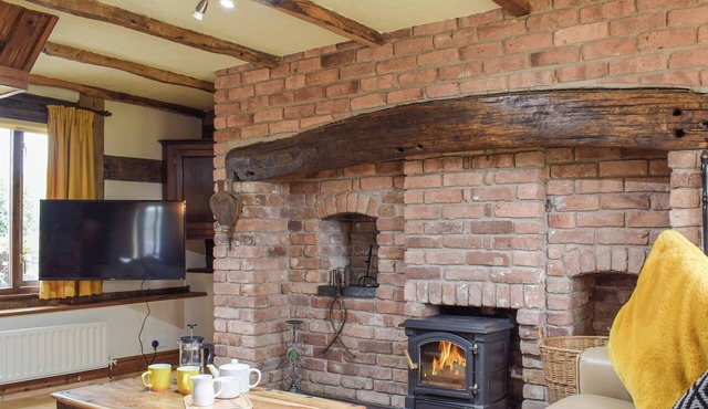 3 bedroom accommodation in Trefeglwys, near Llanidloes