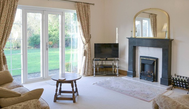 3 bedroom accommodation in Cumwhinton, Carlisle