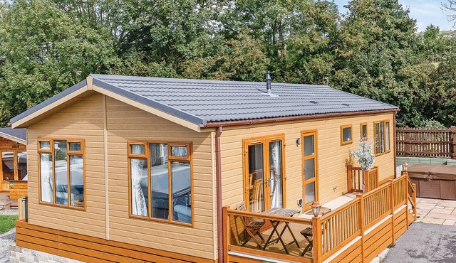 3 bedroom accommodation in Cheddar, Somerset