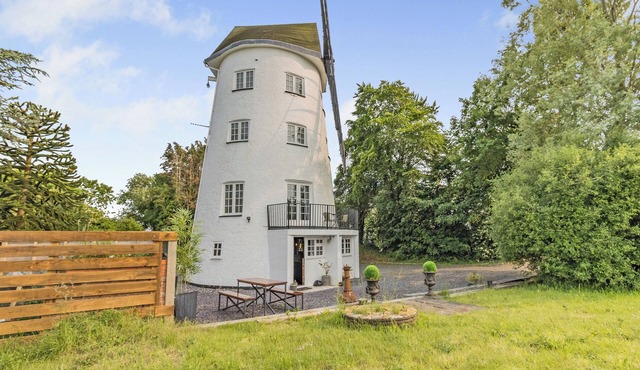 3 bedroom accommodation in Chester