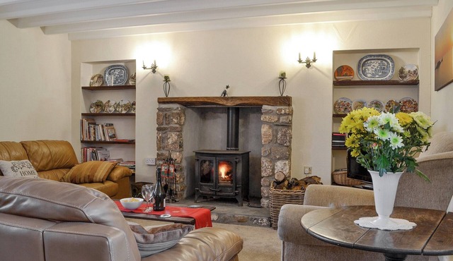 3 bedroom accommodation in Rhossilli, near Swansea