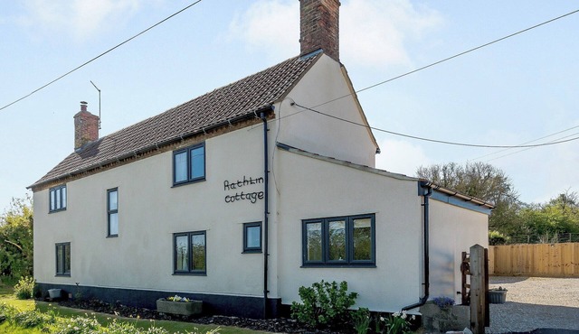 3 bedroom accommodation in Cambridge, near Lower Cam