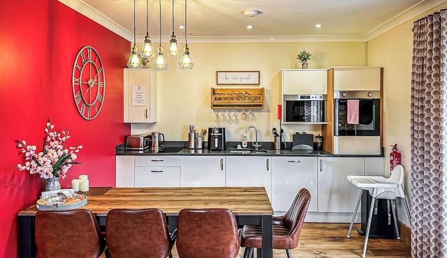 3 bedroom accommodation in Flaxton