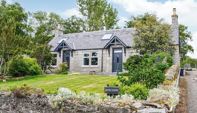 3 bedroom accommodation in Glenesk