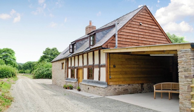 3 bedroom accommodation in Peterchurch, near Hay-on-Wye