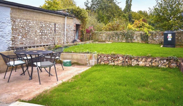 3 bedroom accommodation in Yarcombe, near Axminster