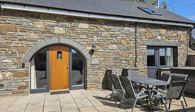 3 bedroom accommodation in Dihewyd, near Aberaeron