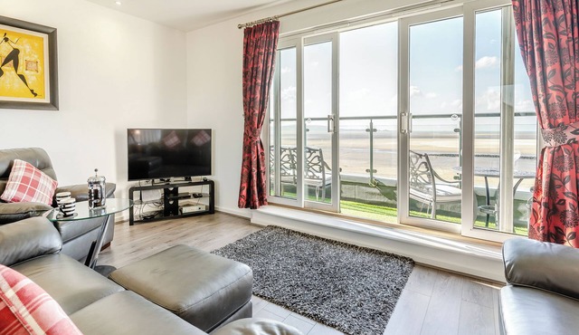 3 bedroom accommodation in Llanelli