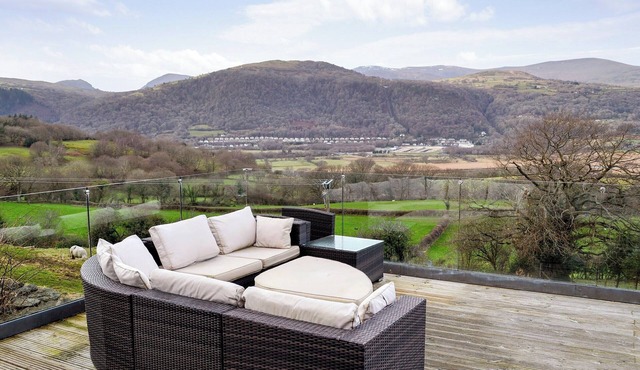 3 bedroom accommodation in Maenan, near Llanrwst