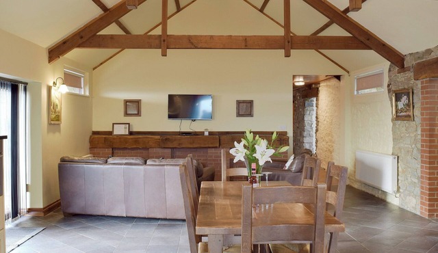 3 bedroom accommodation in Cwmbach, near Whitland