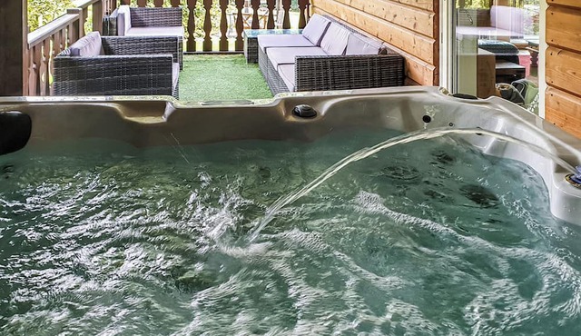 3 bedroom accommodation in Nr Leek