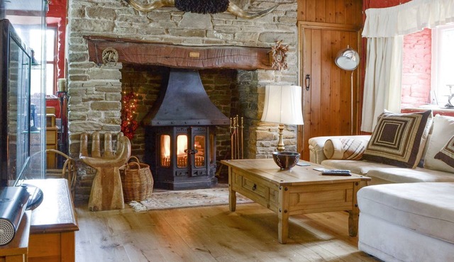 3 bedroom accommodation in Felindre, near Swansea