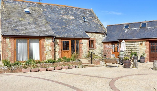 3 bedroom accommodation in Chale, near Ventnor