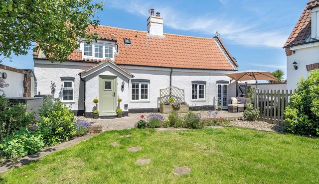 3 bedroom accommodation in Walcott