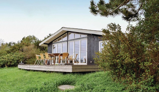 3 bedroom accommodation in Knebel