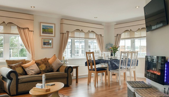 3 bedroom accommodation in Amlwch