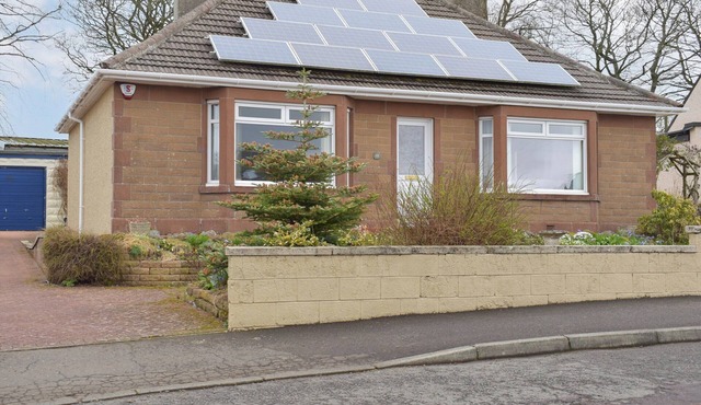 3 bedroom accommodation in Biggar