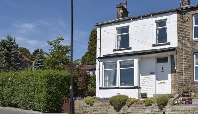 3 bedroom accommodation in Blacko