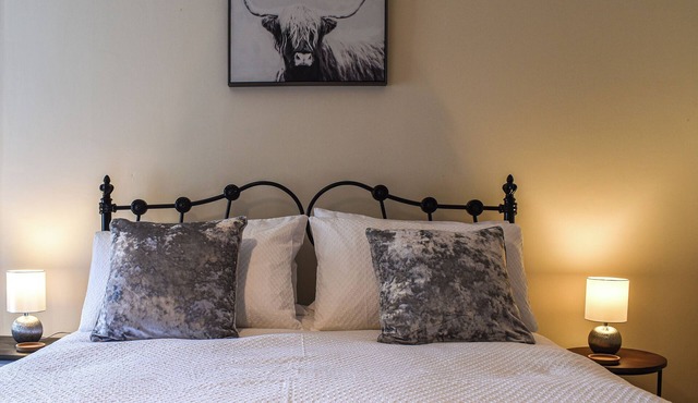 3 bedroom accommodation in Buxton