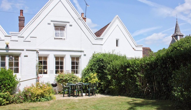 3 bedroom accommodation in Compton, near Chichester