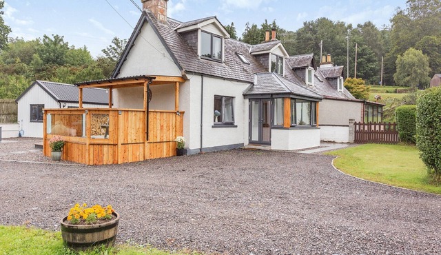 3 bedroom accommodation in Contin