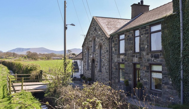 3 bedroom accommodation in Pontllyfni, near Caernarfon