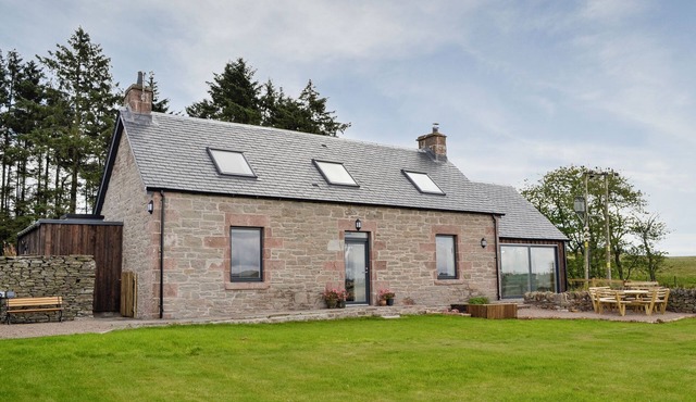 3 bedroom accommodation in Dundee