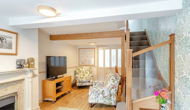 3 bedroom accommodation in Rawcliffe, near Goole