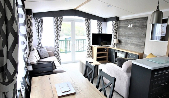 3 bedroom accommodation in Llanrhystud, Cardiganshire