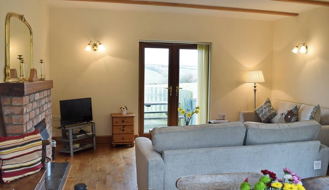 3 bedroom accommodation in Llanon, near Aberaeron