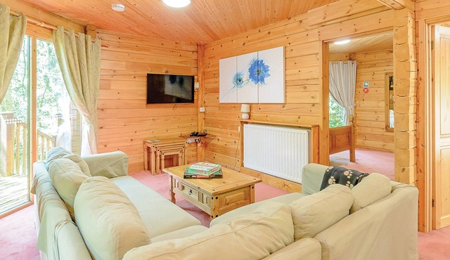 3 bedroom accommodation in Sherwood Forest, Rufford