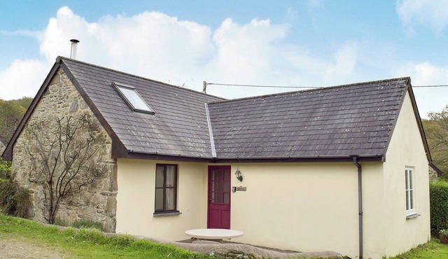 3 bedroom accommodation in Fachongle Ganol, near Newport