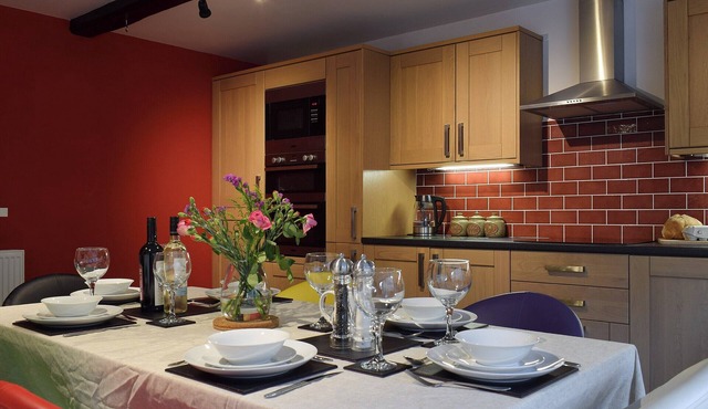 3 bedroom accommodation in Giggleswick, near Settle