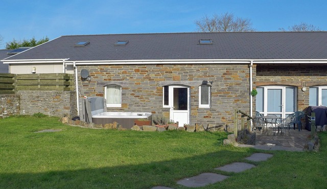 3 bedroom accommodation in Llangennech, near Llanelli