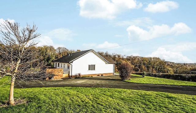 3 bedroom accommodation in Trevor