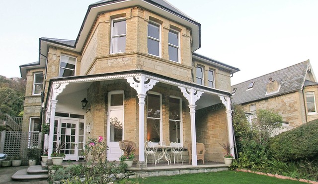 3 bedroom accommodation in Ventnor