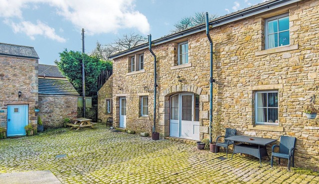 3 bedroom accommodation in Whalley