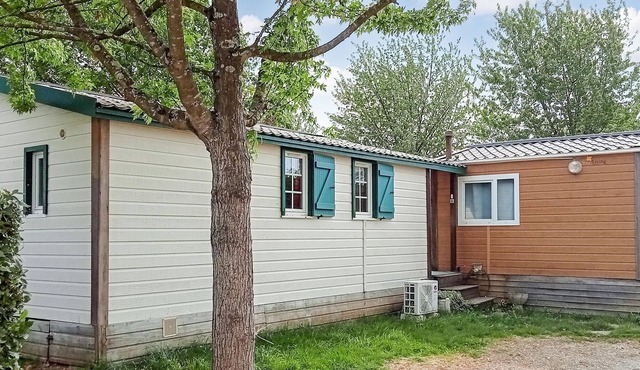 3 bedroom accommodation in Maché