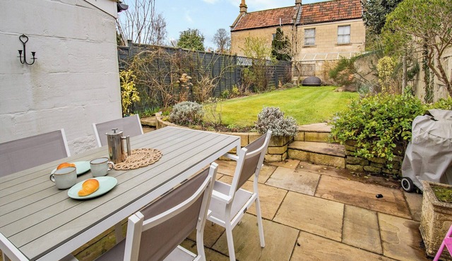 3 bedroom accommodation in Combe Down, near Bath