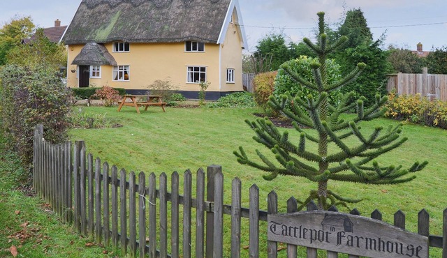 3 bedroom accommodation in Pulham Market, near Diss