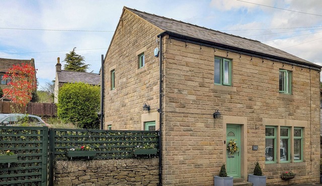 3 bedroom accommodation in Eyam