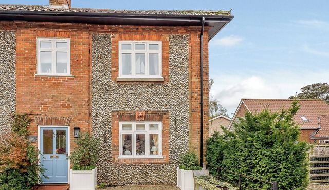 3 bedroom accommodation in Holt