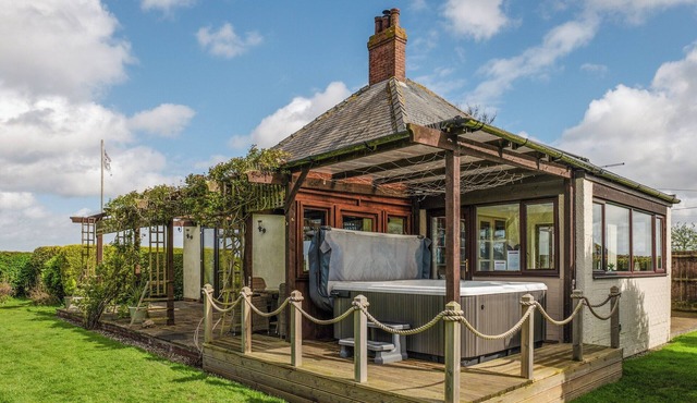 3 bedroom accommodation in Long Riston, near Beverley