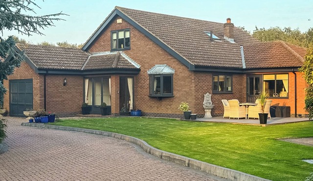 3 bedroom accommodation in Ottringham, near Withernsea