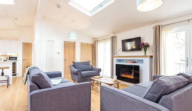 3 bedroom accommodation in Wootton Bridge, Nr Cowes