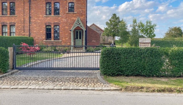 3 bedroom accommodation in Whixley, near York